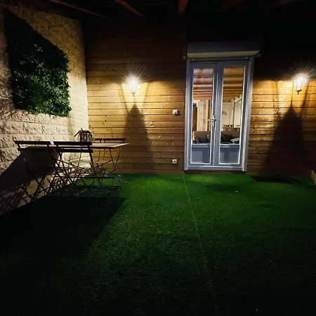 Апартаменты Le Nid D'amour 2pers / Wifi / Sauna Уссен