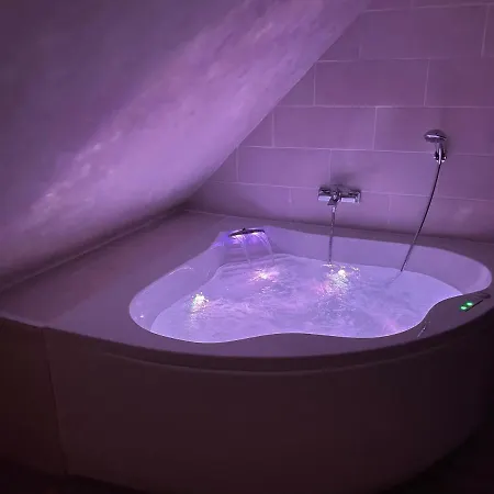 Le Nid D'amour 2pers / Wifi / Sauna * Houssen